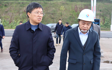 南溪區(qū)委書(shū)記、南溪經(jīng)開(kāi)區(qū)黨工委書(shū)記劉剛率隊(duì)調(diào)研遠(yuǎn)東股份宜賓智能產(chǎn)業(yè)園