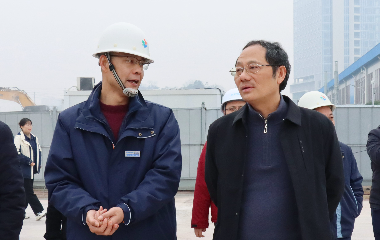 靠前服務強保障?政企協(xié)同促發(fā)展|南溪區(qū)副區(qū)長向冰率隊赴遠東股份宜賓智能產業(yè)園開展專項調研